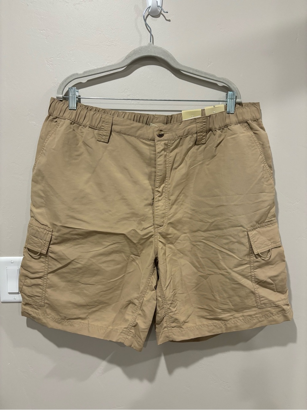 Gander Mountain Tan Cargo Shorts with Elastic Waist